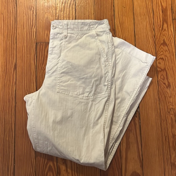 EUC Perfect Vintage Wide-Leg Cargo Pant: Utility Edition in Antique Cream, 32 - Picture 7 of 8